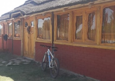 HERMOSO QUINCHO DE 6 M X 12 M CON PISCINA 