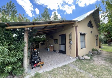 CASA ESTILO CABAÑA ALPINA CON PISCINA Y VISTA A LAS MONTAÑAS